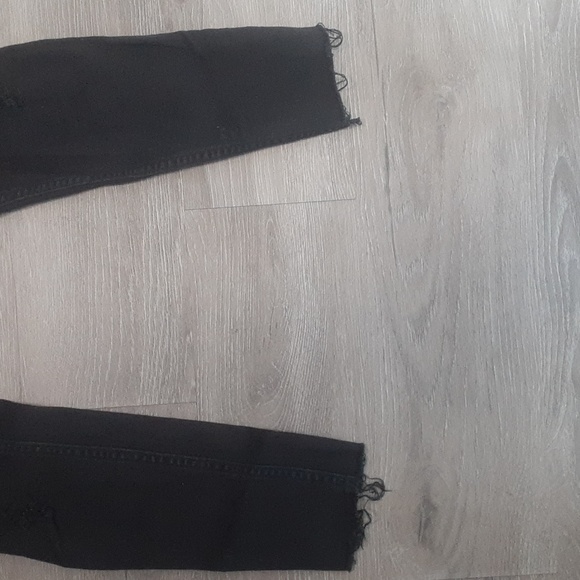 Hollister Distressed Ultra High-Rise Jean Leggings - Picture 11 of 14